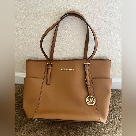 Michael Kors Saffiano Leather Tote Bag - Picture 1 of 3